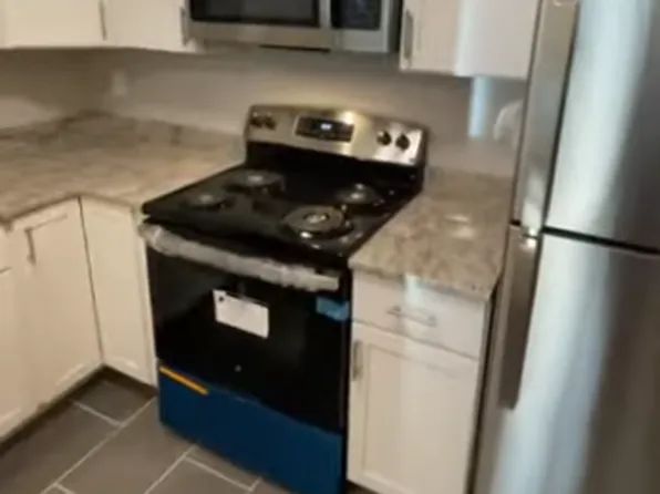 292 Grove St #22A, Auburndale, MA 02466