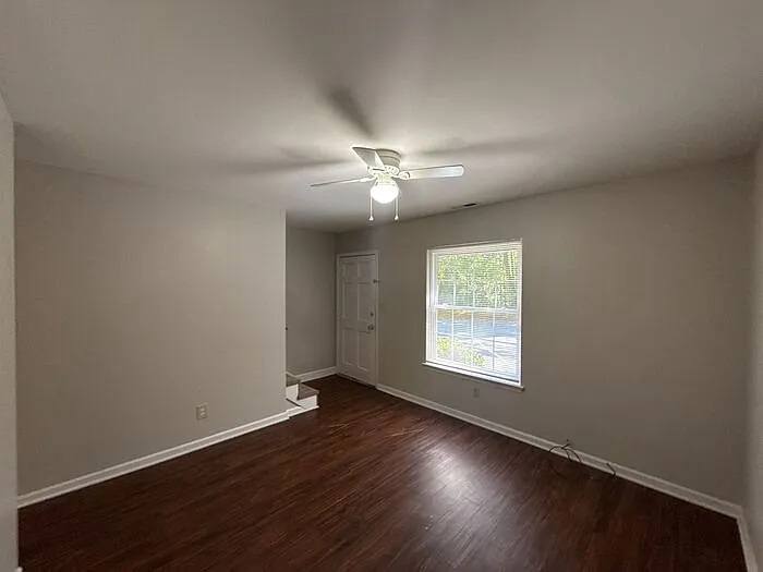 2 bed, 1.5 bath, $1,225 — Photo 2