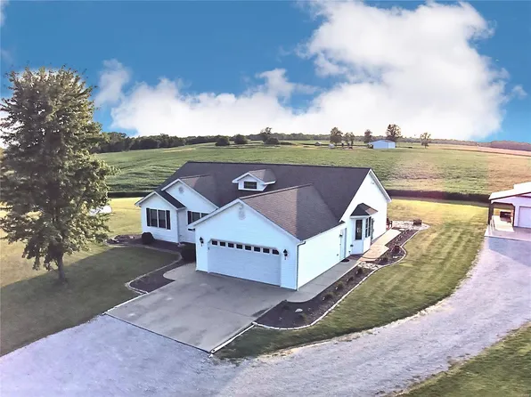 8571 County Highway 17, Nashville, IL 62263