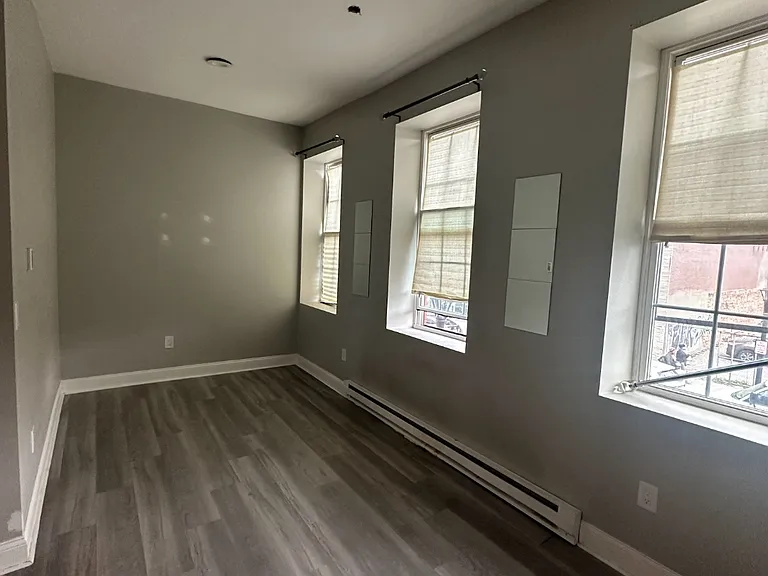 407 Main St #5 — Photo 6