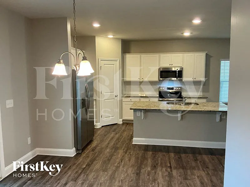 3 bed, 2.5 bath, 1881 sqft, $2,350 — Photo 4
