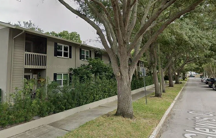 2 bed, 906 sqft, $1,945 — Photo 3