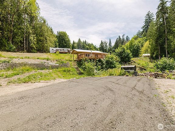 3rd image of 200 E Cove Drive