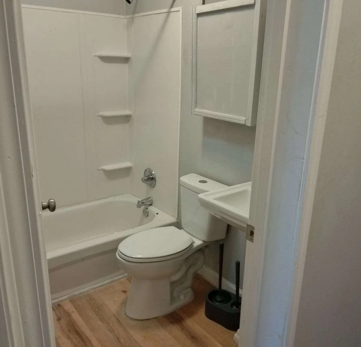 1 bed, 900 sqft, $950 — Photo 1