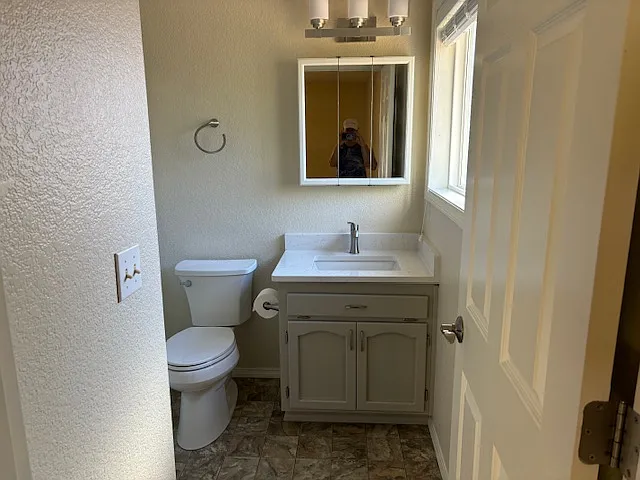 1886 NE Windy Tree Ct — Photo 20