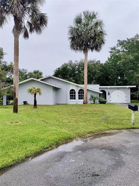 3 bed, 2.0 bath, 1777 sqft, $1,650 — Photo 1