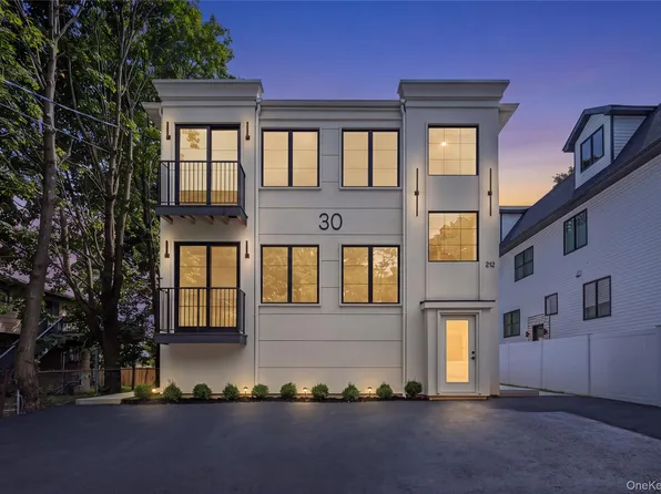 30 E Castle Avenue #101, Spring Valley, NY 10977