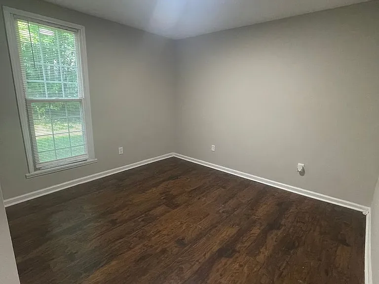 216 W Lee Ave — Photo 9