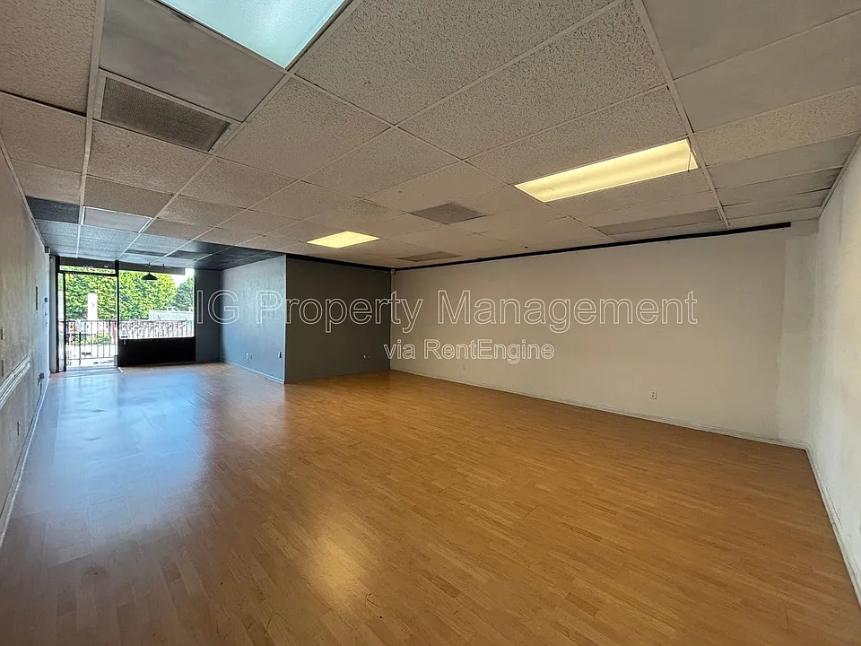 1727 N Vermont Ave #211