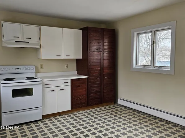 29 Railroad Street / Johnson, 29 Railroad St #2, Johnson, VT 05656