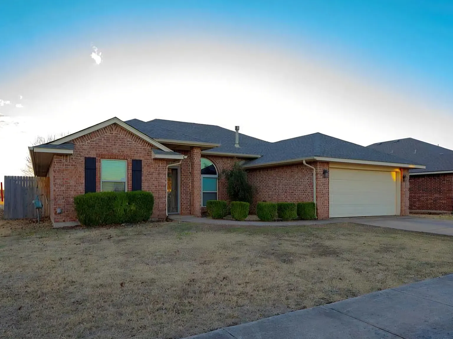2218 Melody Dr — Photo 2