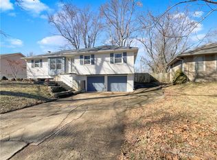 1009 S Ward Pkwy, Blue Springs, MO 64014
