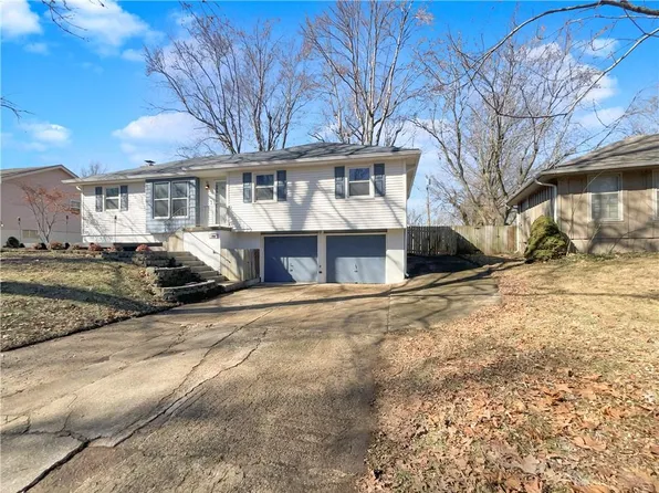 1009 S Ward Pkwy, Blue Springs, MO 64014
