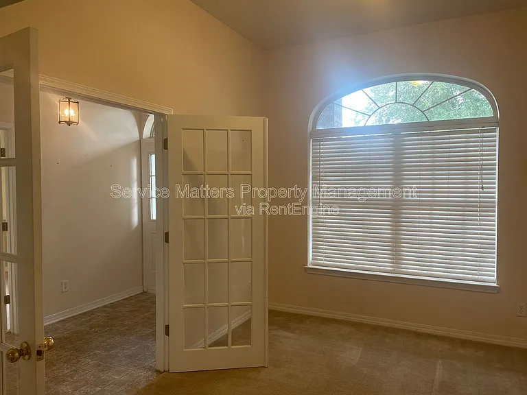 6940 Hardwood Ct — Photo 6