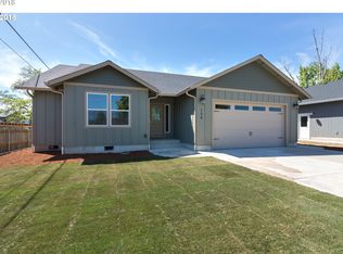 180 NW Civil Bend Ave, Winston, OR 97496