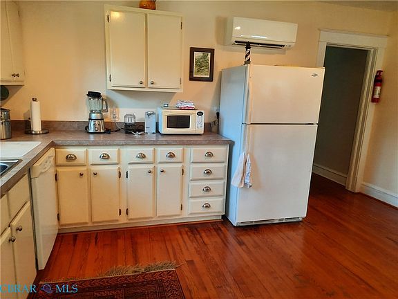 5th image of 106 Kings Landing Rd