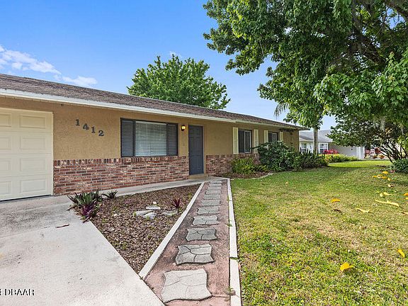 2nd image of 1412 Travelers Palm Dr