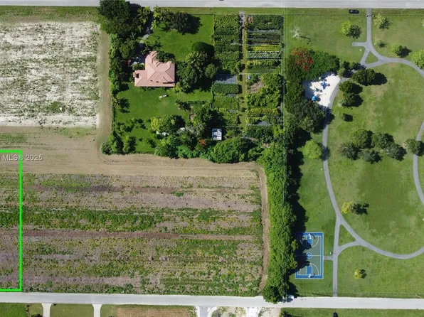 240 Saint Pl SW #213, Homestead, FL 33031