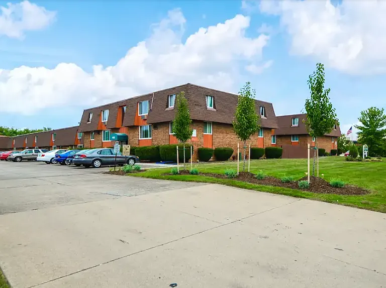 Chalet Apartments — Photo 7