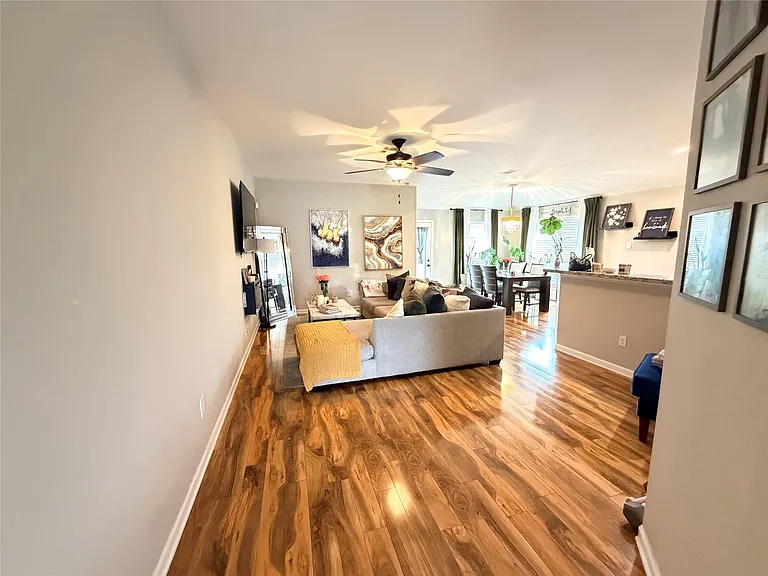 1807 Emerson Ridge Dr — Photo 6