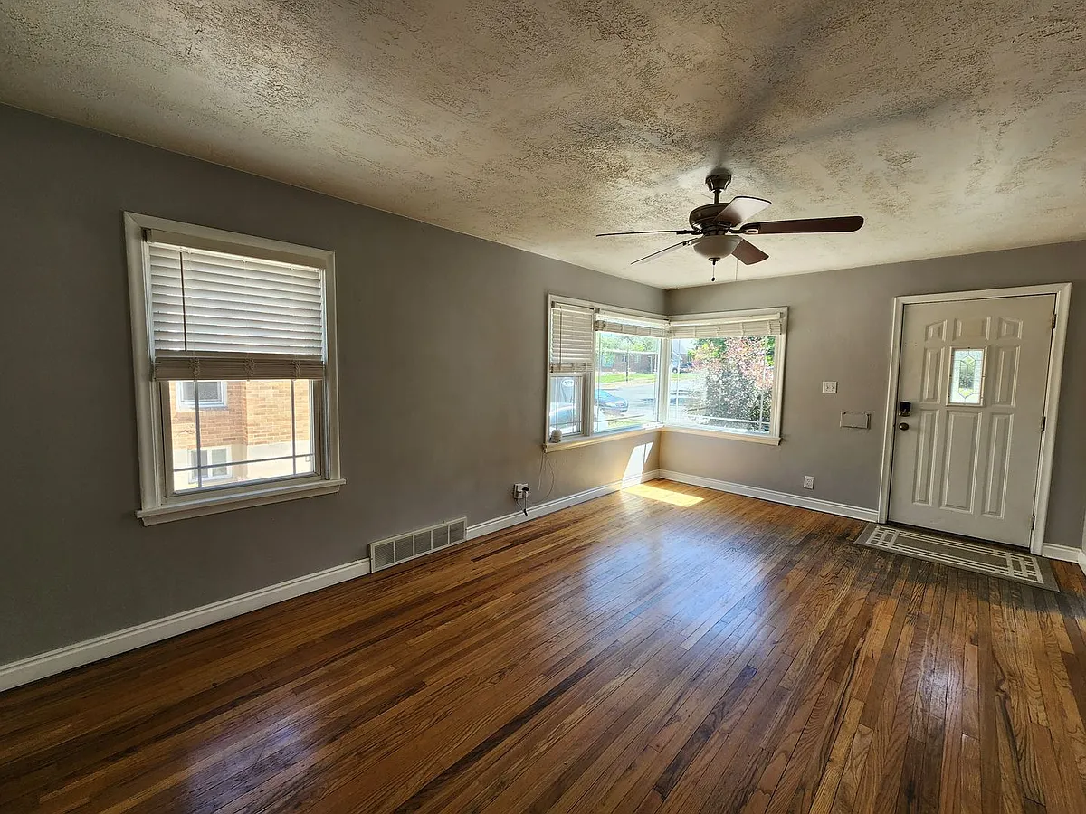 Building Photo - 2832 S 900 E