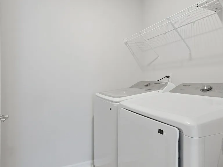 3901 Sadie St — Photo 15