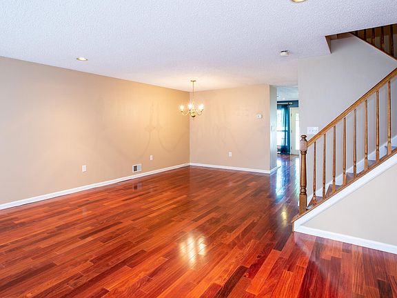 4th image of 195 Shrewsbury Ct #195
