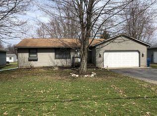 1038 Novak Rd, Grafton, OH 44044