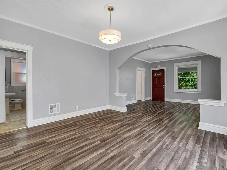 1223 Gruner Pl — Photo 12