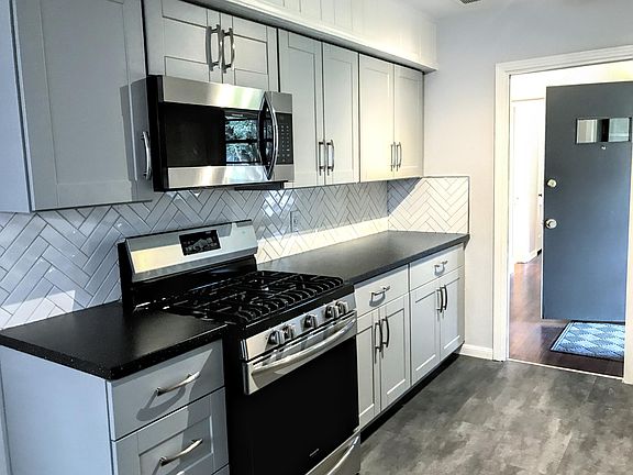 Completely new kitchen with premium Frigidaire Gallery match