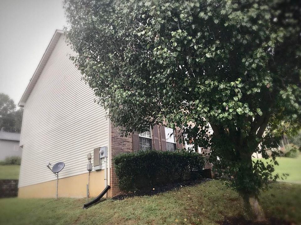 2nd image of 763 Settlers Pond Way