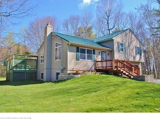12 Fox Run Ct, Winterport, ME 04496