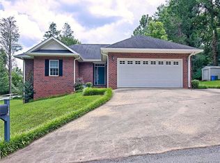 125 Ogdon Dr, Hendersonville, NC 28792