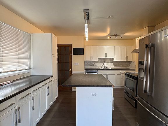 2nd image of 18 Marchant Cres