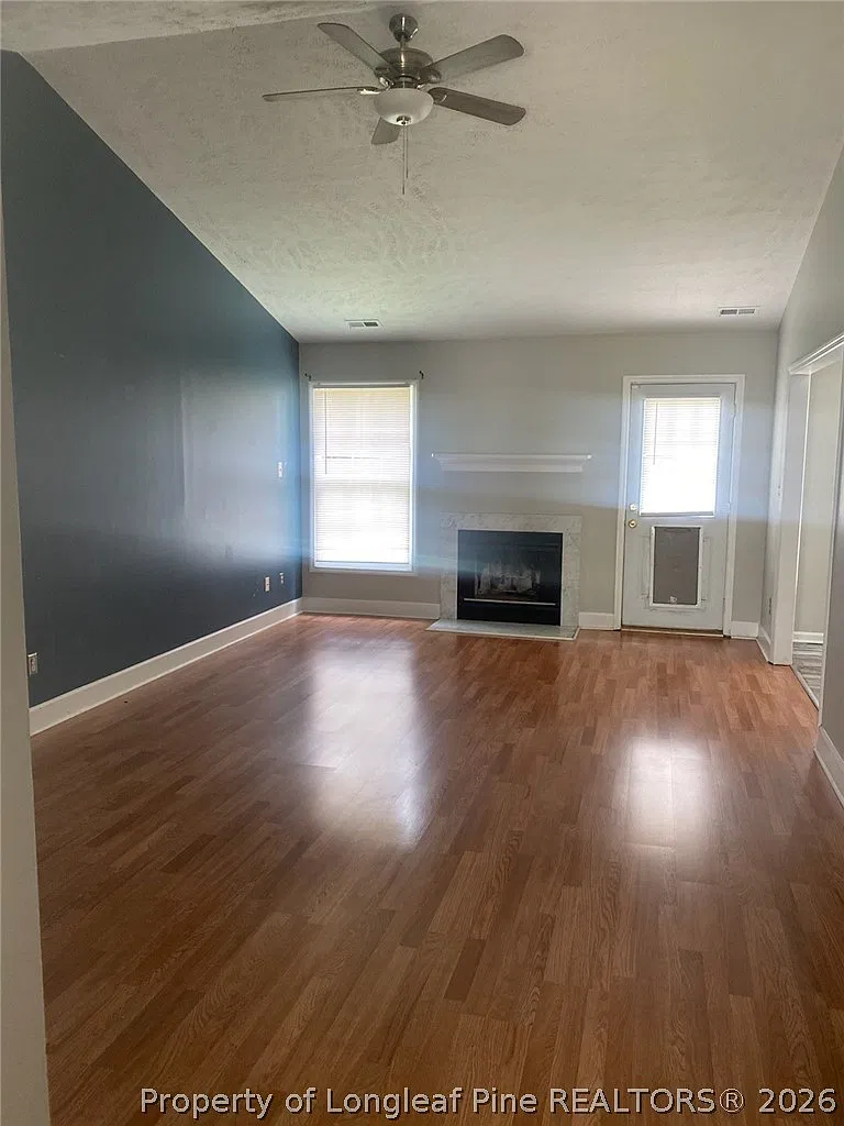 3 bed, 2.0 bath, 1262 sqft, $1,550 — Photo 2
