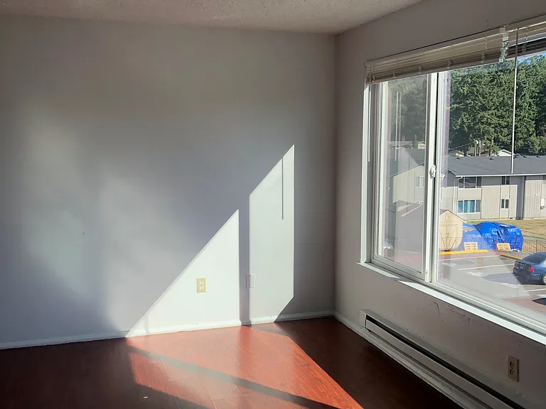 1928 E 56th St #47 — Photo 9