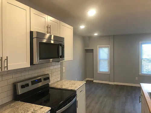303 Oak St #2 Photo 1