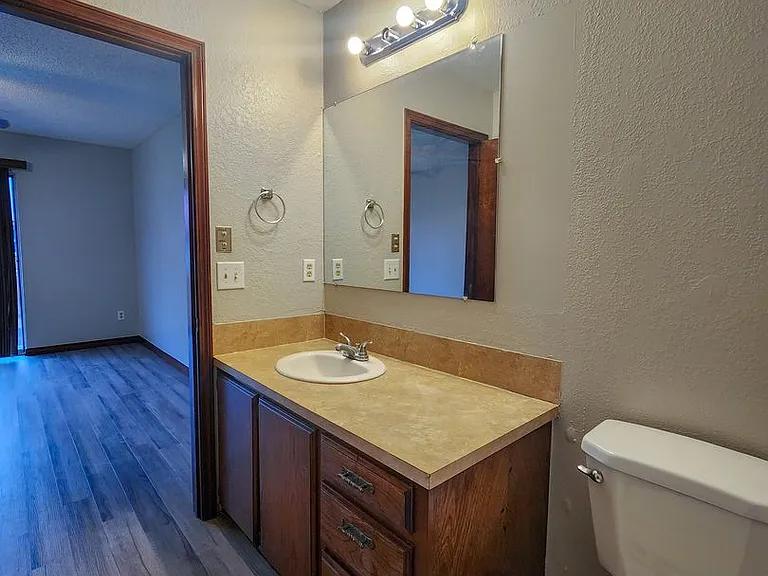 4104 N Market Ave — Photo 22