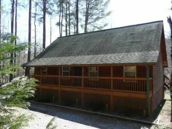 215 Newport Dr, Ellijay, GA 30540