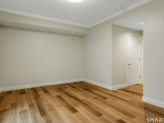 5th image of 440 Heights Rd #205