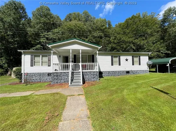 27 Triplett Rd, Branchland, WV 25506