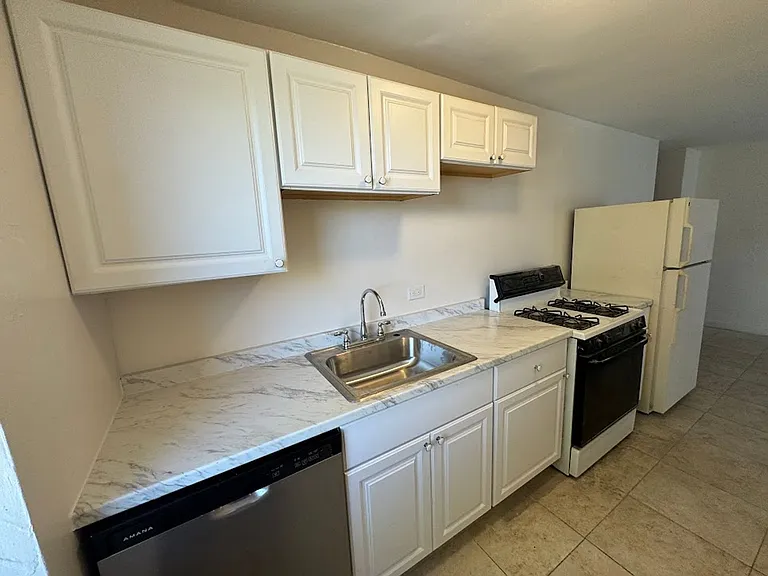 5506 Fifth Avenue — Photo 147
