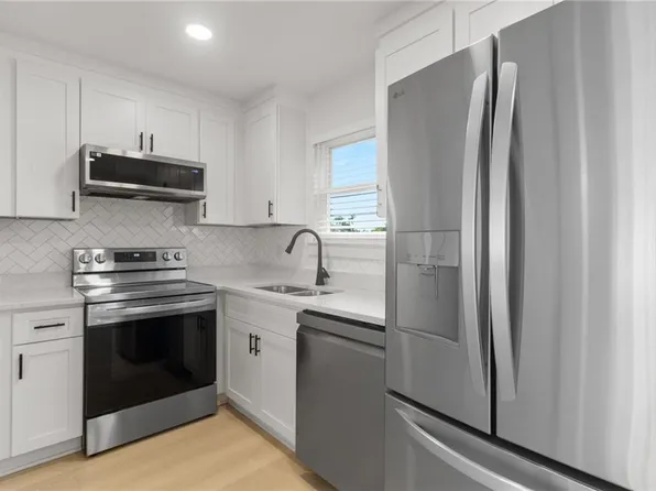 9600 2nd Bay St #104, Norfolk, VA 23518