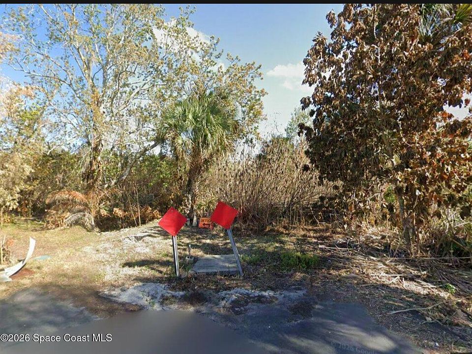 2nd image of 1400 Clear Lake Ct