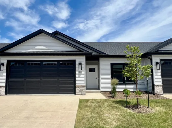 1875 Redbud Cir #102, Eldridge, IA 52748