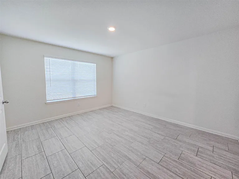 332 Lone Mountain Dr — Photo 12