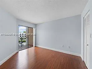 1820 W 53rd St — Photo 9