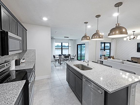 Kitchen with center island