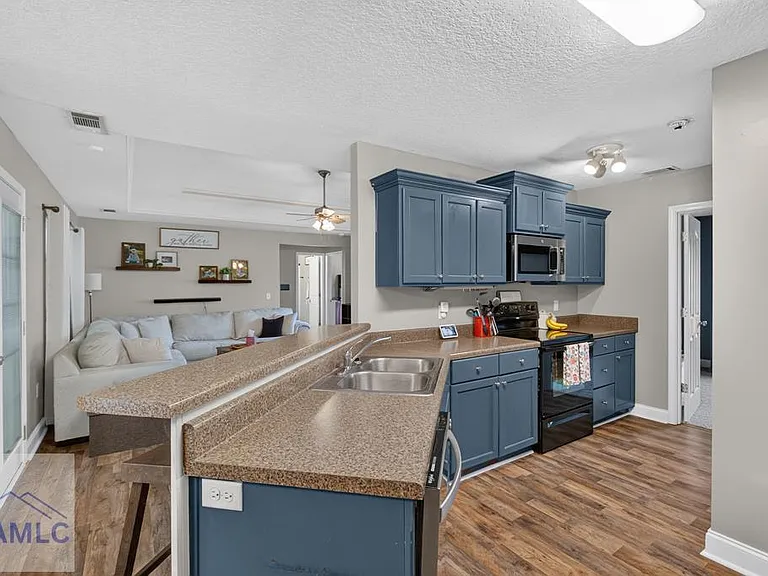 126 Thornton Dr NE — Photo 12