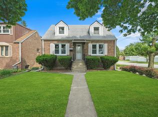 18059 Oakwood Ave, Lansing, IL